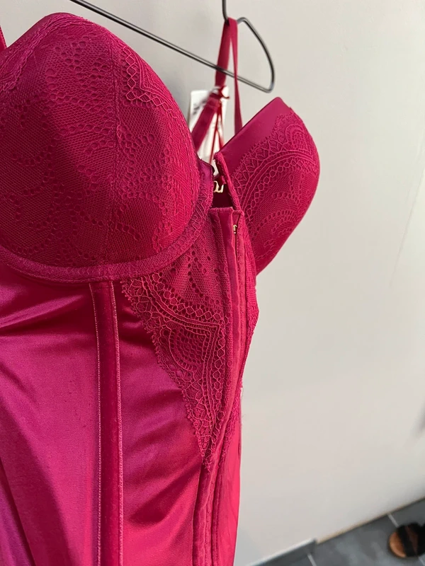 Corset porte jartelles Triumph neuf 95D - photo numéro 2