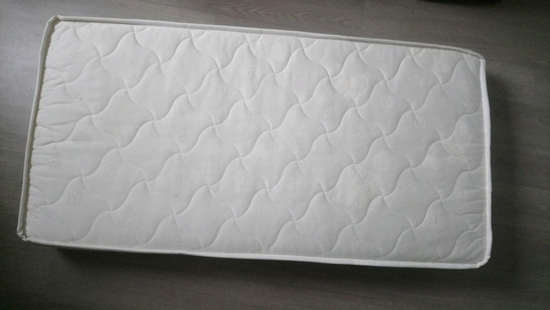 Matelas Bebe Garcon Ou Fille Mousse Accueil Latex 60x1 Cm Hypoallergenique Tomy Vinted