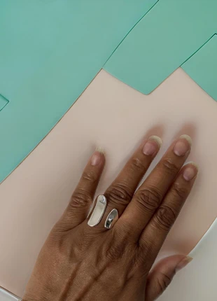 Stunning silver ring, marca: Silver, estado: Novo sem etiquetas, tamanho: Ajustável, €24.99, €26.94 inclui Proteção do Comprador