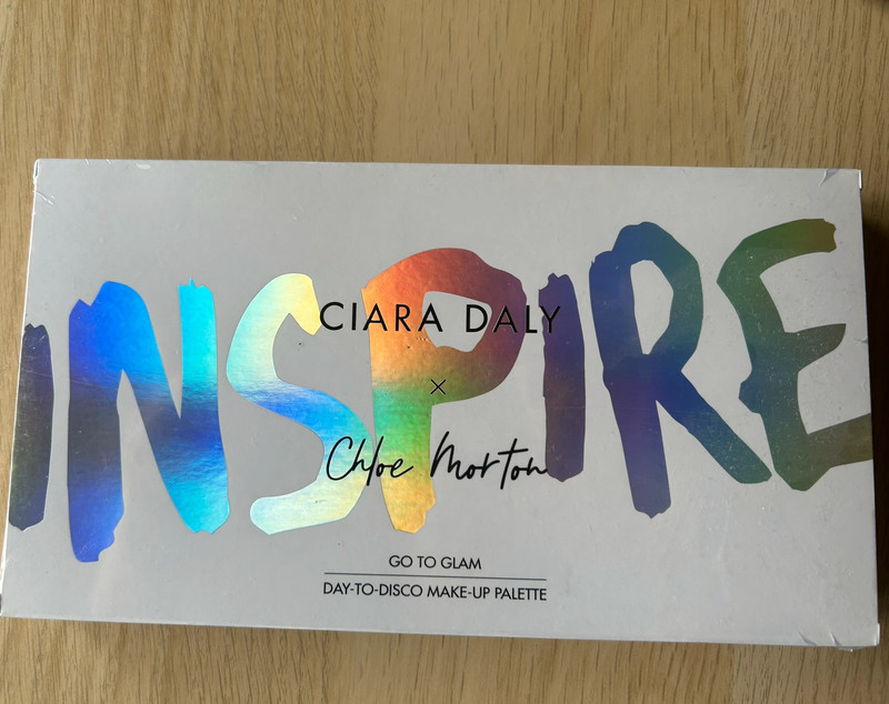 Ciara Daly X Chloe Morton eyeshadow palette | Vinted
