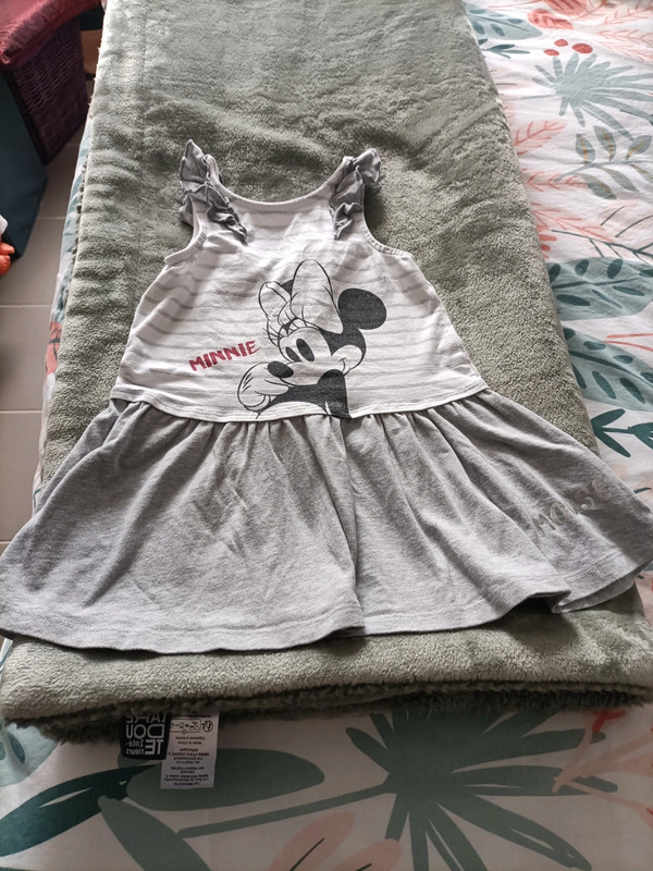 Robe SM gris blanc disney 1