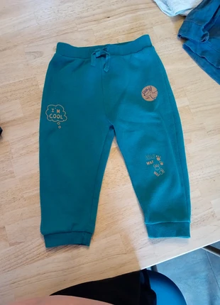 Pantalon jogging , merk: Pat et Ripaton, staat: Goed, maat: 18-24 maanden / 86 cm, € 2,00, € 2,80 inclusief Kopersbescherming