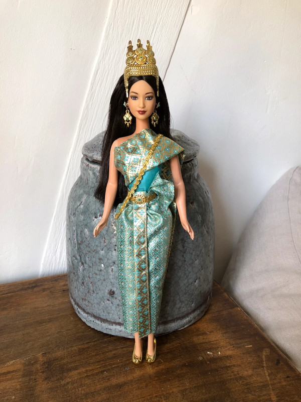 Barbie Princess of Cambodia Doll of the world 2003 rare