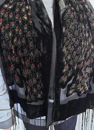 Zwarte doorzichtige sjaal met pauwprint maat 50x150, staat: Nieuw zonder prijskaartje, € 3,50, € 4,38 inclusief Kopersbescherming