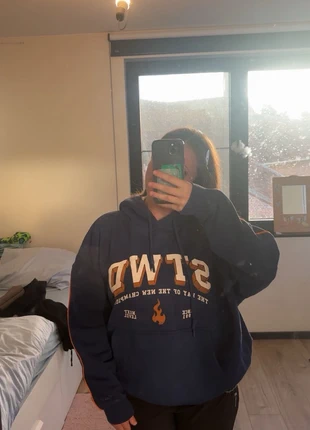 blauwe trui  STWD, merk: Pull & Bear, staat: Nieuw zonder prijskaartje, maat: M / 38 / 10, € 10,00, € 11,20 inclusief Kopersbescherming