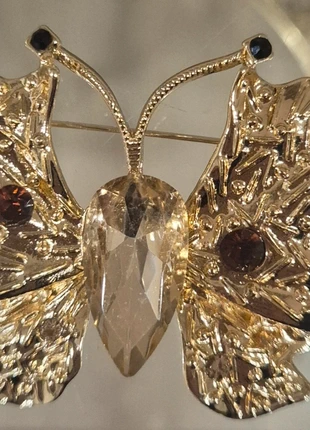Broche papillon dorée strass, staat: Heel goed, € 10,00, € 11,20 inclusief Kopersbescherming