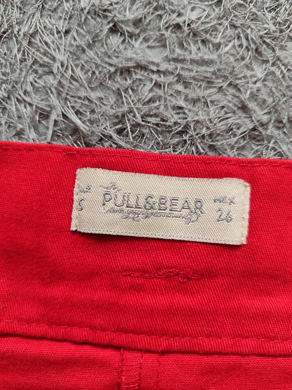 Falda corta tubo roja de Pull&Bear talla S 3