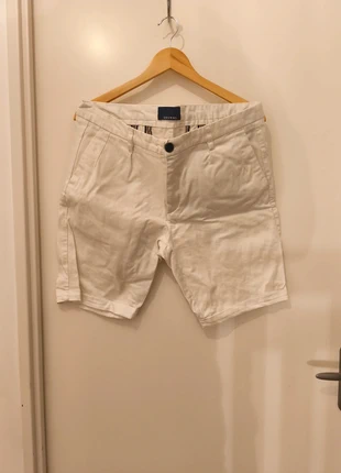 Short Devred blanc, brand: Devred, condition: Very good, size: W33, €3.00, €3.85 includes Buyer Protection