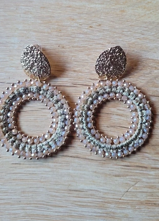 Prachtige oorbellen beige met goud, staat: Nieuw zonder prijskaartje, € 2,50, € 3,33 inclusief Kopersbescherming