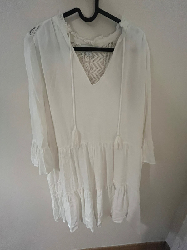 Robe de plage blanche 1