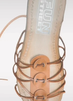 Sandales en cuir camel taille 37, merk: Fun Street, staat: Heel goed, maat: 37, € 7,00, € 8,05 inclusief Kopersbescherming