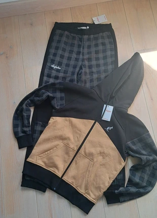 Australian tracksuit M, merk: Australian, staat: Nieuw met prijskaartje, maat: M, € 50,00, € 53,20 inclusief Kopersbescherming