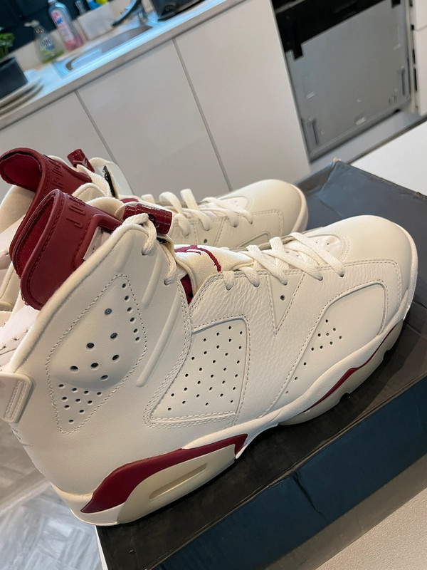 Jordan 6 Maroon 3