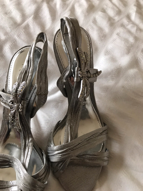 Silver heels sales size 3