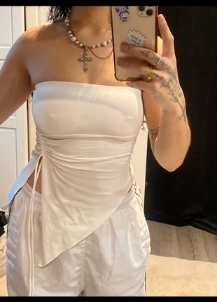 Top bustier y2k, merk: Bershka, staat: Nieuw zonder prijskaartje, maat: M / 38 / 10, € 8,00, € 9,10 inclusief Kopersbescherming