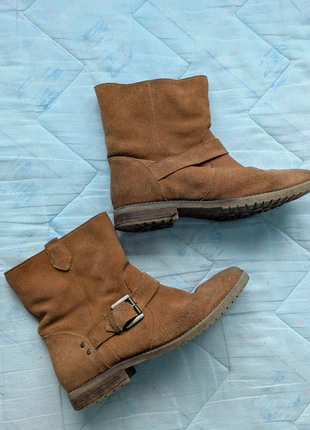 Bottes moka flat, marque: Bershka, état: Bon état, taille: 40, 18,00 €, 19,60 € Protection acheteurs incluse