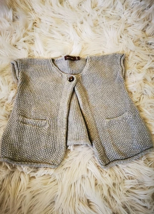 Gilet sans manche gris 12 mois bou'chou, marca: Bout'chou, estado: Muito bom, tamanho: 12-18 meses / 80 cm, €1.00, €1.75 inclui Proteção do Comprador
