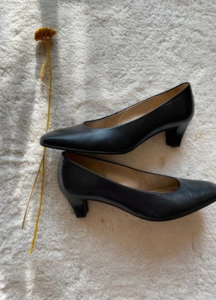 Kittenheels Gabor (vintage), merk: Gabor, staat: Goed, maat: 37.5, € 6,50, € 7,53 inclusief Kopersbescherming