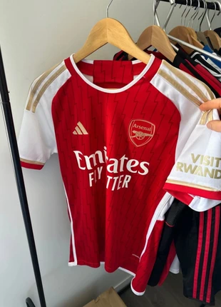 Maillot de football adidas Arsenal, marca: adidas, estado: Novo com etiquetas, tamanho: S, €59.00, €62.65 inclui Proteção do Comprador