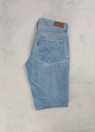 Short en jean Levi's - Bleu clair - W26 L34 - Demi curve - Femme, marke: Levi's, zustand: Sehr gut, größe: S / 36 / 8, 8,00 €, 9,10 € beinhaltet Vinted-Käuferschutz Pro
