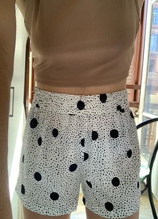 Pantaloncino bianco estivo, marque: H&M, état: Neuf sans étiquette, taille: S / 36 / 8, 4,00 €, 4,90 € Protection acheteurs incluse