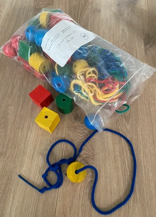 Jouet - Perles en bois à enfiler, marke: Wesco, zustand: Sehr gut, größe: 18–24 Monate / 86, 10,00 €, 11,20 € inklusive Vinted-Käuferschutz