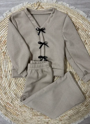 Ensemble fille, brand: aucune, condition: New without tags, size: 12 years / 152 cm, €15.00, €16.45 includes Buyer Protection