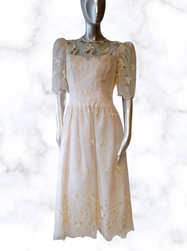 Vintage Ricco Antonio Short Sleeve Embroidered Beaded Dress Size 10 Pink 1