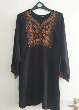 Top/tonic size L , merk: Asian, staat: Heel goed, maat: L / 40 / 12, € 20,00, € 21,70 inclusief Kopersbescherming