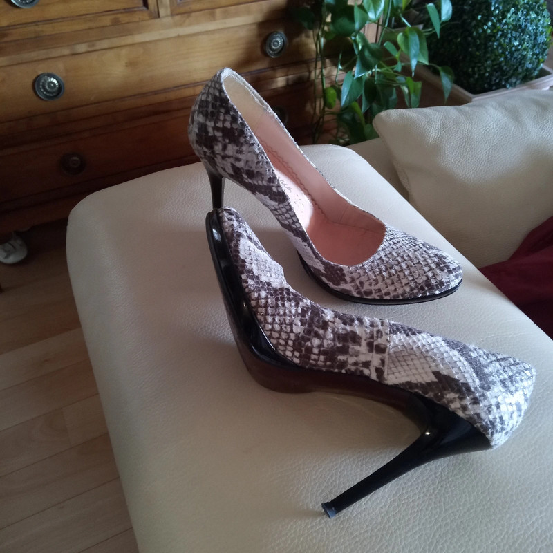 Escarpins talons hauts tout cuir fa on python marque italienne tendance