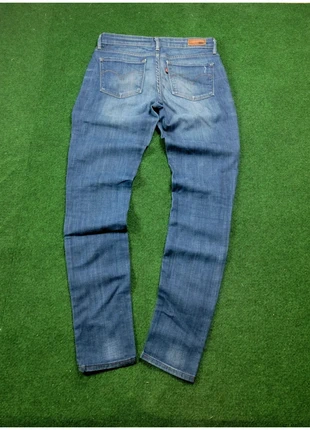 Levi's femme demi curve skinny moulant W26 L32 taille 36, marca: Levi's, estado: Muito bom, tamanho: S / 36 / 8, €17.00, €18.55 inclui Proteção do Comprador Pro