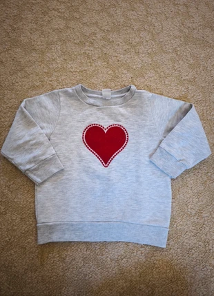 Sweat-shirt gris chiné coeur rouge Petit Bateau 4 ans, marca: Petit Bateau, estado: Bom, tamanho: 4 anos / 104 cm, €5.00, €5.95 inclui Proteção do Comprador