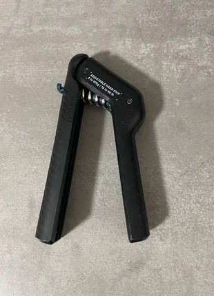 Hand Grip - Noir - Decathlon - 8kg - 40kg, marque: Decathlon, état: Très bon état, 4,00 €, 4,90 € Protection acheteurs incluse
