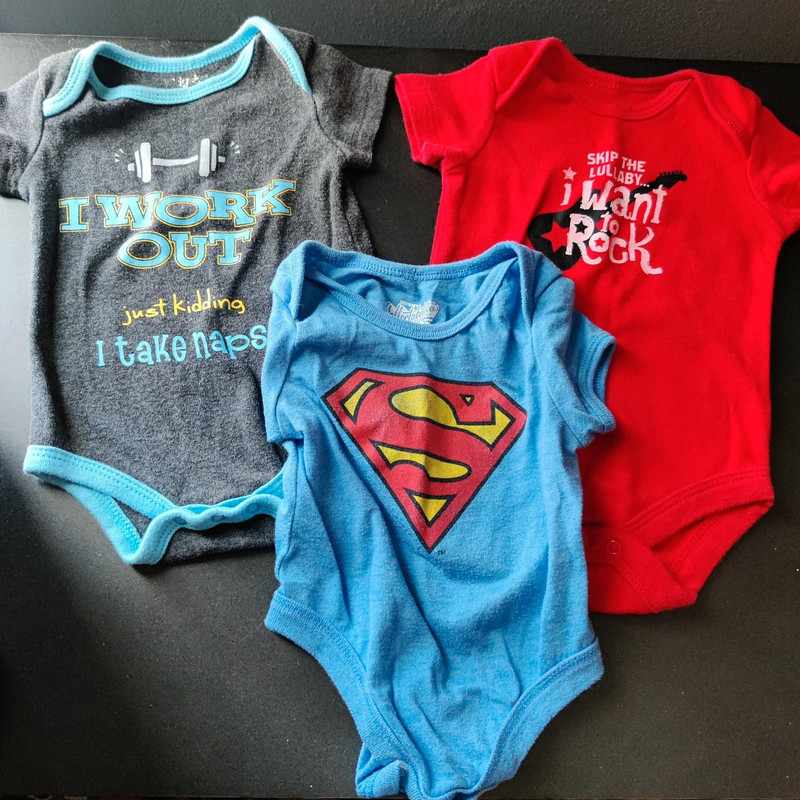 Bundle of 0-3m bodysuits 1