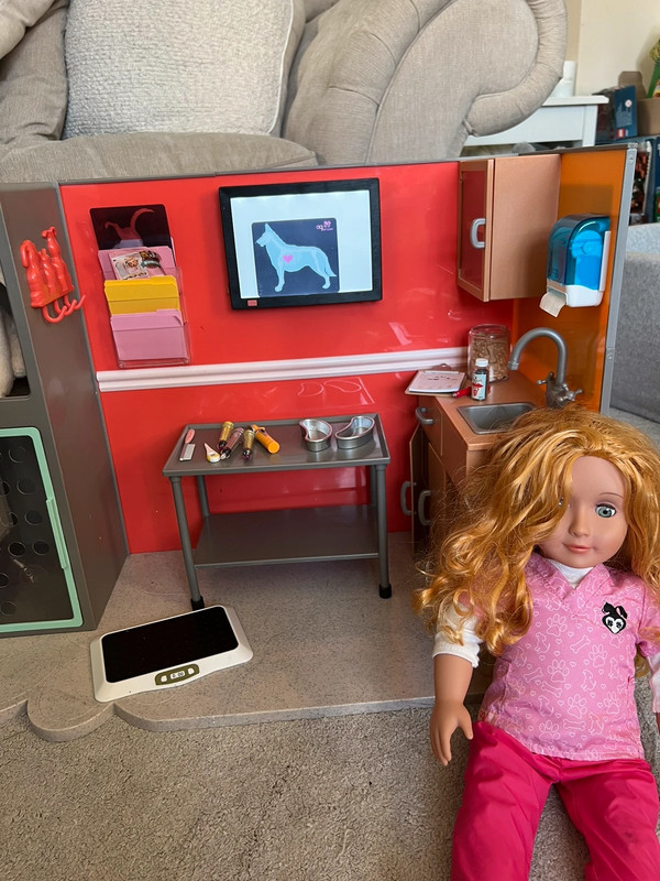 Our generation vet clinic nurse and shop Vinted