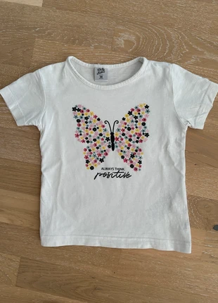 Wit t shirt., merk: Kiki & Koko, staat: Heel goed, maat: 3 jaar / 98 cm, € 1,50, € 2,28 inclusief Kopersbescherming