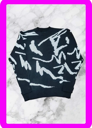 Pull y2k vintage noir avec motif blanc
S, brand: y2k, condizioni: Nuovo senza cartellino, taglia: S, €30.00, €32.20 include la Protezione acquisti