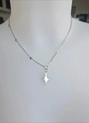 Collier fantaisie argenté pendentif étoile 4 branches, marca: Inconnu, estado: Muy bueno, 2,00 €, 2,80 € Protección al comprador incluida