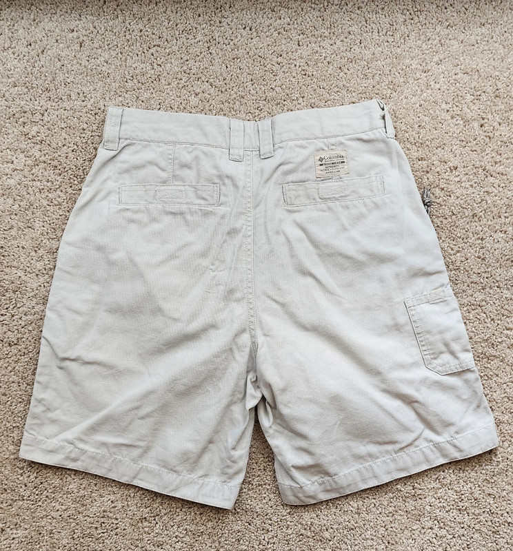 Columbia Beige Carpenter shorts 2