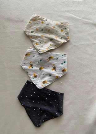 Lot de 3 Bavoirs Bandana Mousseline / Coton NEUFS, marque: Kiabi, état: Neuf avec étiquette, 1,50 €, 2,28 € Protection acheteurs incluse