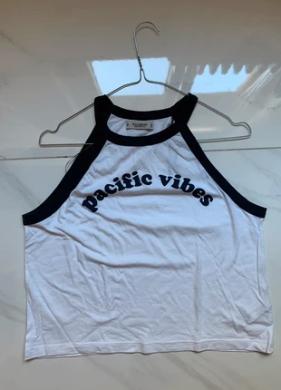 top bianco con dettagli blu , brand: Pull & Bear, condizioni: Ottime, taglia: M / IT 42 / EU 38, €4.00, €4.90 include la Protezione acquisti