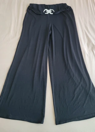 Pantalon noir fluide, marque: sansnom., état: Très bon état, taille: Taille unique, 4,00 €, 4,90 € Protection acheteurs incluse