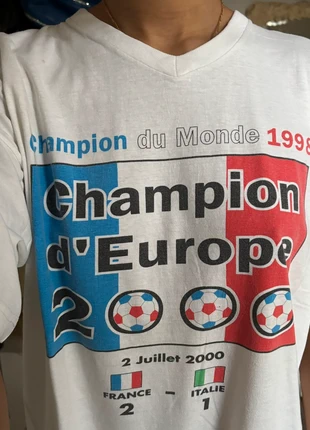 Teeshirt Champions d’Europe 2000, brand: Vintage, condition: Very good, size: L / 40 / 12, €10.00, €11.20 includes Buyer Protection
