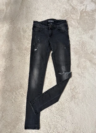 Jean gris troué slim Luxury, marque: Luxury, état: Très bon état, taille: S / 36 / 8, 4,00 €, 4,90 € Protection acheteurs incluse