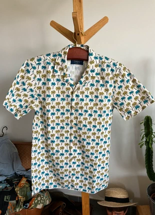 Chemise motifs palmiers, merk: Pull & Bear, staat: Heel goed, maat: S, € 8,00, € 9,10 inclusief Kopersbescherming