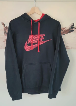 Sweat à capuche nike noir logo rouge taille M, merk: Nike, staat: Heel goed, maat: M, € 25,00, € 26,95 inclusief Kopersbescherming
