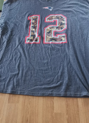 Très beau t-shirt brady gris avec camo, marque: Majestic, état: Très bon état, taille: XXL, 20,00 €, 21,70 € Protection acheteurs incluse