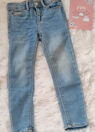 Jeans 👖 skinny denim stretch bleu ciel - 4 ans - Kiabi, marke: Kiabi, zustand: Neu, größe: 4 Jahre / 104, 5,50 €, 6,48 € inklusive Vinted-Käuferschutz
