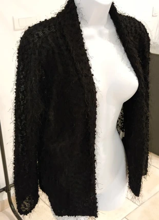 Cardigan noir, brand: Armand Thiery, condition: Very good, size: M / 38 / 10, €4.00, €4.90 includes Buyer Protection