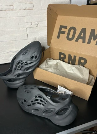 Yeezy Foam RNR , marque: adidas, état: Neuf avec étiquette, taille: 44, 130,00 €, 137,20 € Protection acheteurs incluse